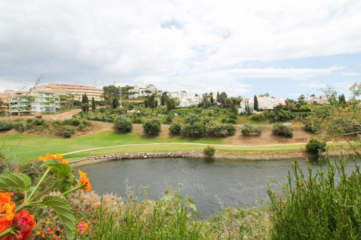 Image No.1-3 Bed Villa for sale