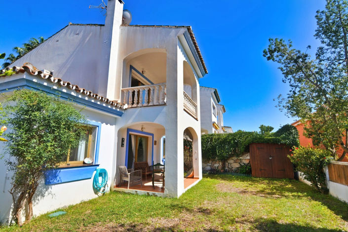 Image No.1-3 Bed Villa for sale