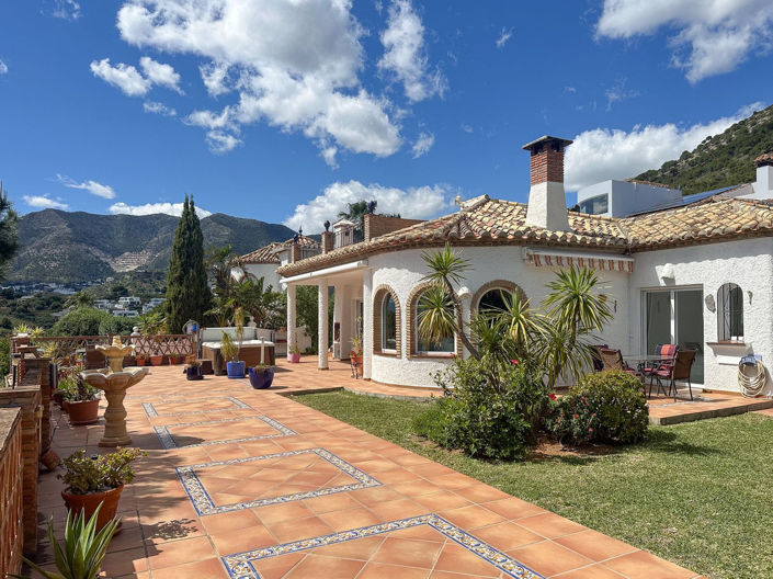 Image No.1-2 Bed Villa for sale