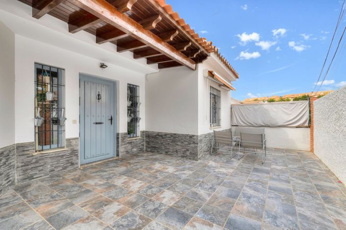 Image No.1-3 Bed Villa for sale