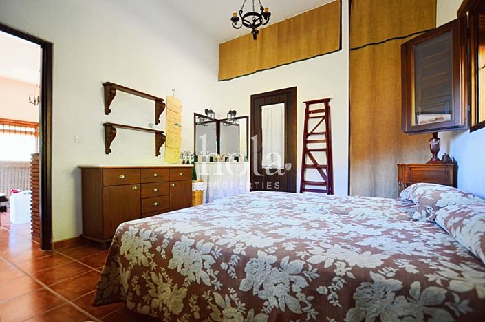 Image No.13-3 Bed Country House for sale