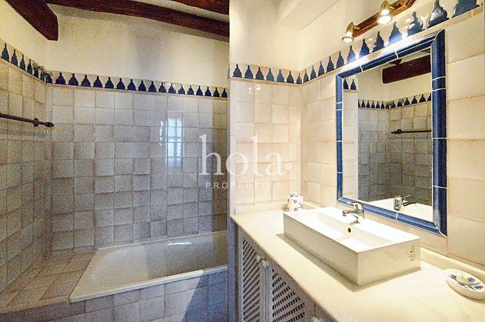 Image No.14-3 Bed Townhouse for sale