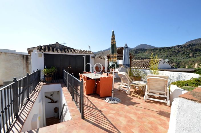 Image No.19-3 Bed Townhouse for sale