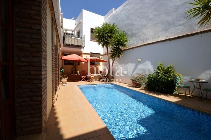 Image No.20-3 Bed Townhouse for sale