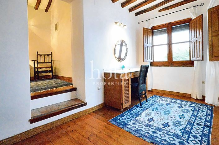 Image No.10-3 Bed Townhouse for sale