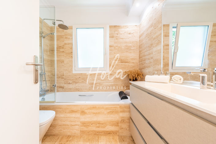 Image No.26-Villa for sale