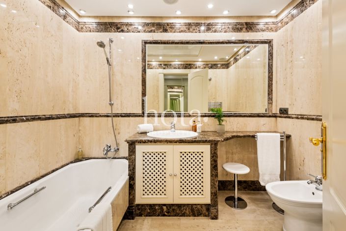 Image No.18-5 Bed Apartment for sale