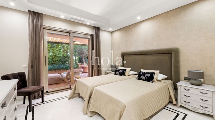 Image No.24-5 Bed Apartment for sale