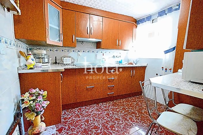 Image No.11-4 Bed Townhouse for sale