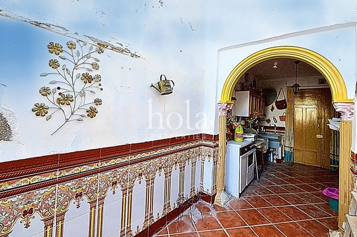 Image No.20-4 Bed Townhouse for sale