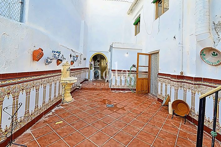 Image No.21-4 Bed Townhouse for sale