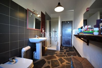 listing420599000967c167a02560x1920c4ec654dec5