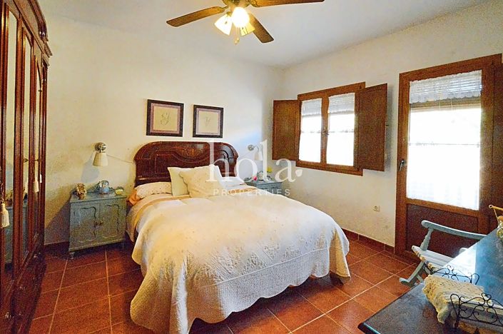 Image No.11-3 Bed Townhouse for sale