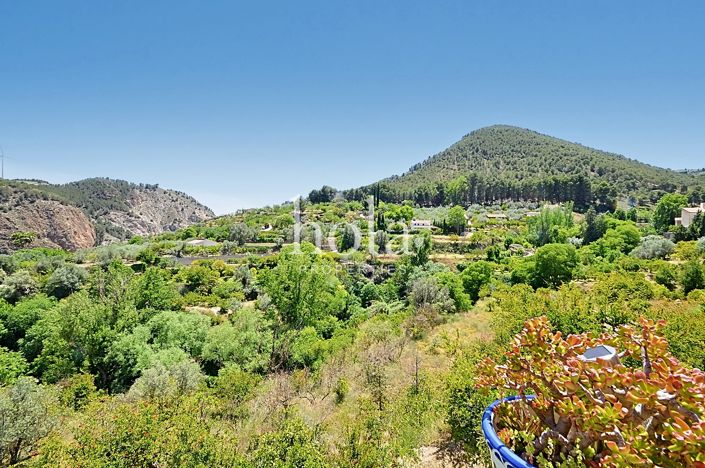 Image No.20-3 Bed Townhouse for sale