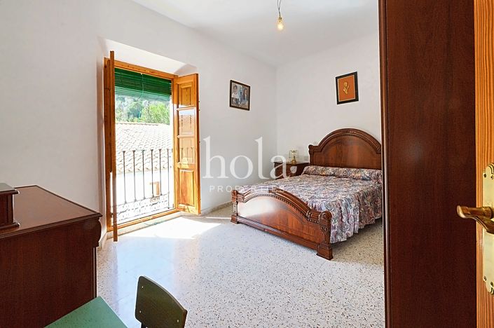 Image No.11-5 Bed Townhouse for sale