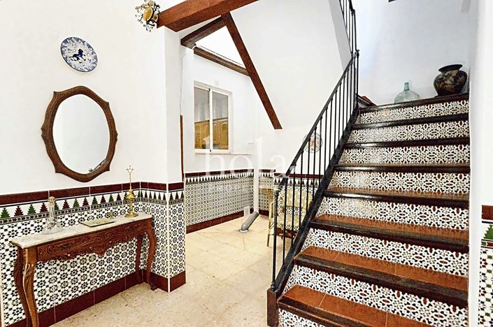 Image No.6-5 Bed Townhouse for sale