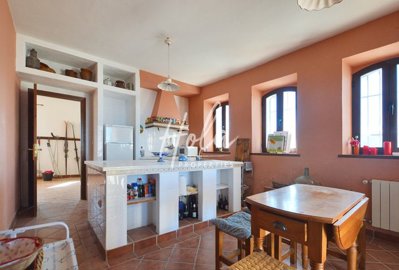 listing56141000090fb29bbf2560x1920edede093cef