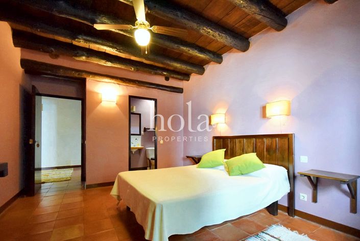 Image No.13-7 Bed Townhouse for sale