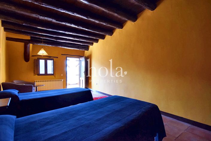 Image No.20-7 Bed Townhouse for sale