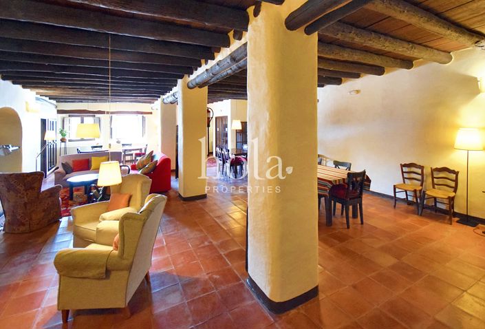 Image No.7-7 Bed Townhouse for sale