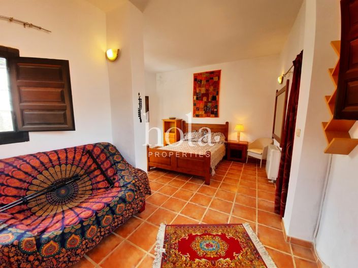 Image No.13-3 Bed Townhouse for sale