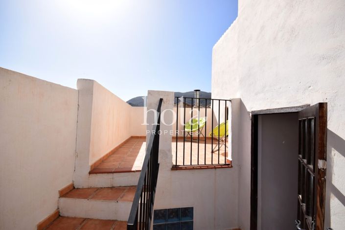 Image No.17-3 Bed Townhouse for sale