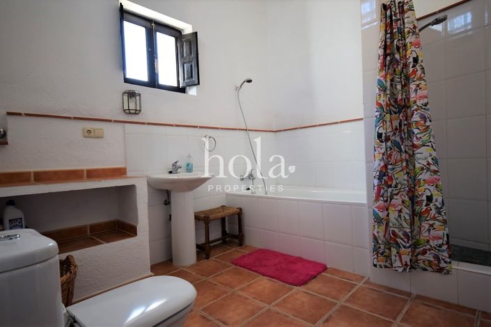 Image No.20-3 Bed Townhouse for sale