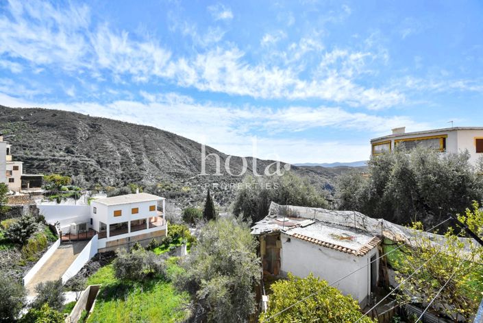 Image No.11-8 Bed Townhouse for sale