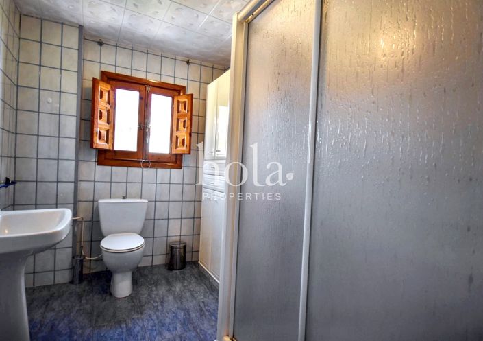 Image No.18-8 Bed Townhouse for sale