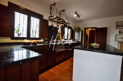 listing8064010020f6424b612560x1920edede093cef