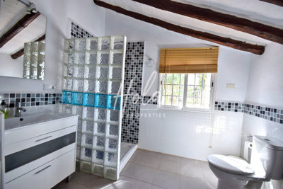 listing722658002182f272402560x1920edede093cef