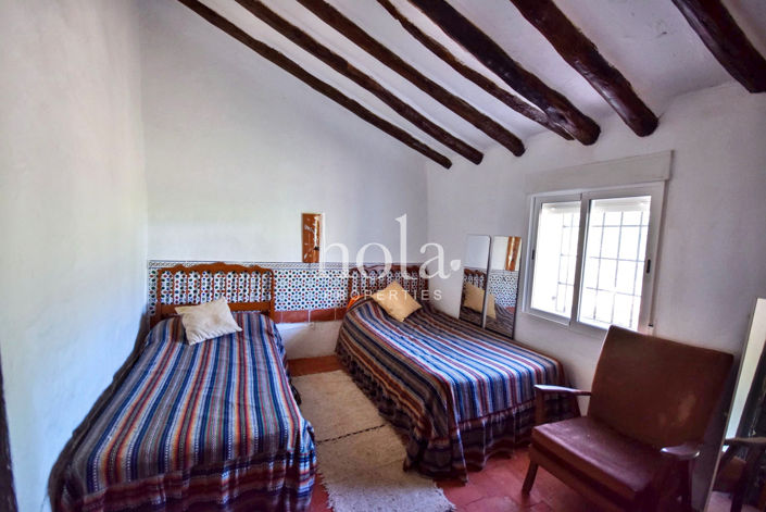 Image No.10-3 Bed Country House for sale