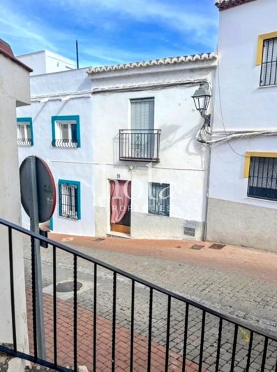 Image No.10-3 Bed Townhouse for sale