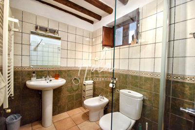 listing81718600142ffbad6d2560x1920edede093cef