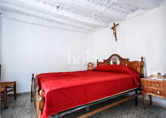 Image No.11-3 Bed Townhouse for sale