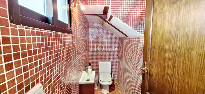 Image No.12-4 Bed Townhouse for sale