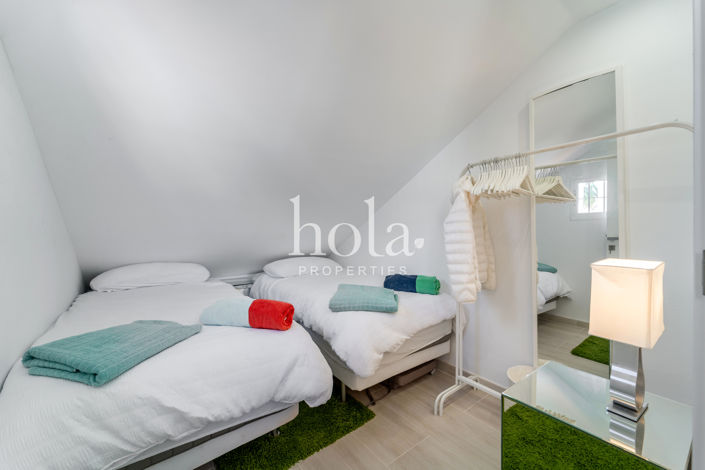 Image No.14-4 Bed Townhouse for sale