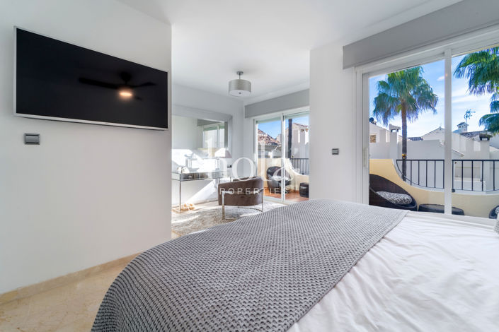 Image No.20-4 Bed Townhouse for sale