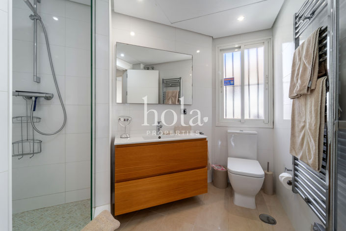 Image No.22-4 Bed Townhouse for sale