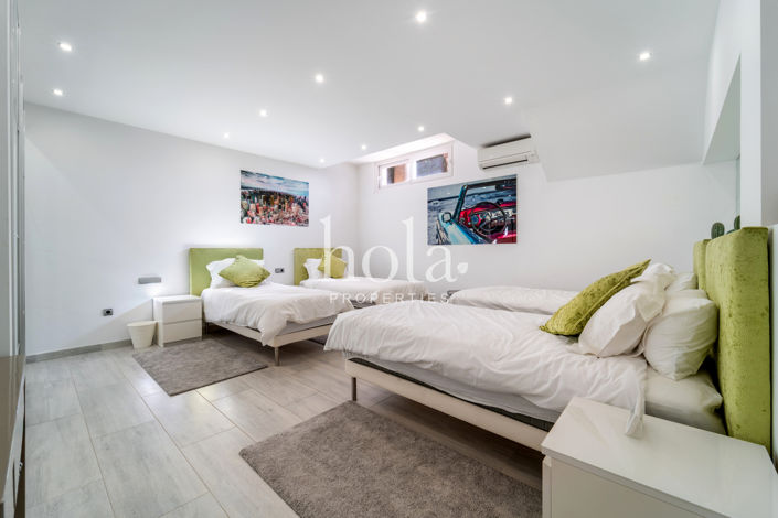 Image No.30-4 Bed Townhouse for sale