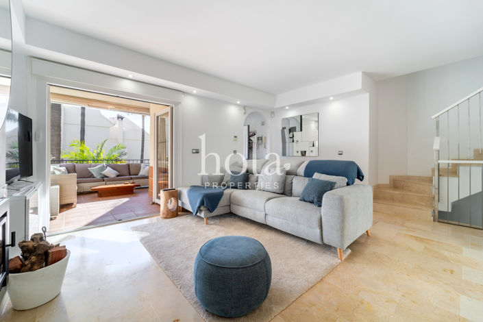 Image No.35-4 Bed Townhouse for sale