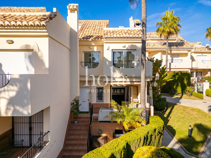 Image No.40-4 Bed Townhouse for sale