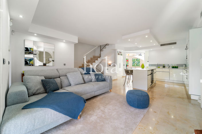 Image No.9-4 Bed Townhouse for sale