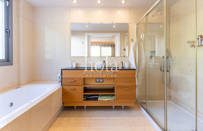 Image No.10-3 Bed Apartment for sale