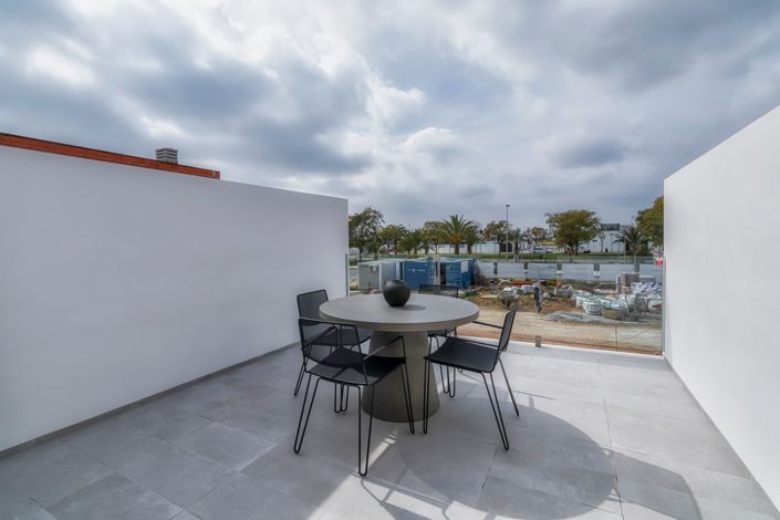 Image No.12-2 Bed Townhouse for sale