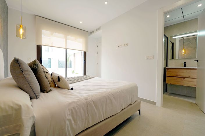 Image No.12-3 Bed Villa for sale