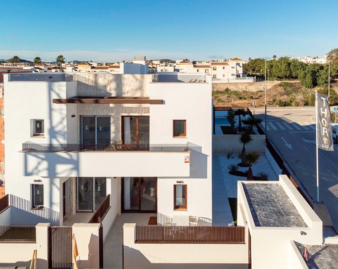 Image No.2-3 Bed Townhouse for sale