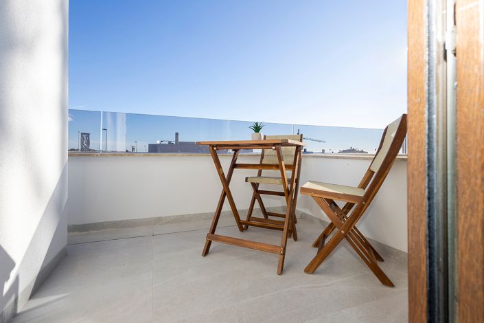 Image No.24-3 Bed Townhouse for sale