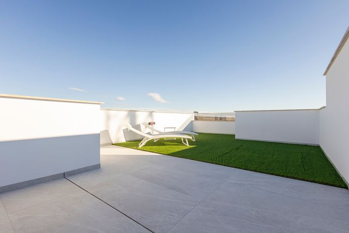 Image No.31-3 Bed Townhouse for sale