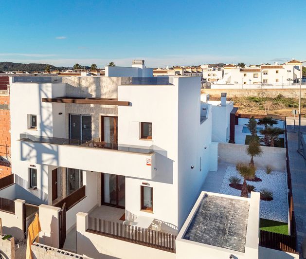 Image No.4-3 Bed Townhouse for sale